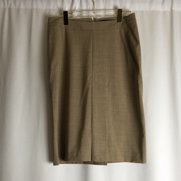 BODY by Victoria complete suit skirt and blazer - Picture 9 of 11